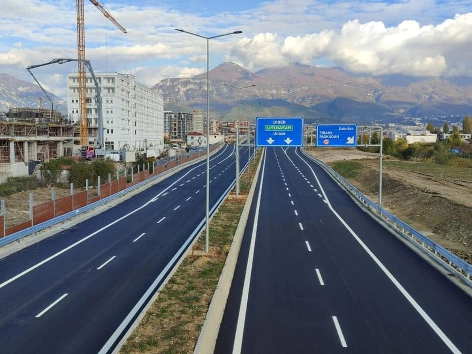 Ende punime në hyrje-dalje te Unaza e Madhe e Tiranës, dorëzohet në mars